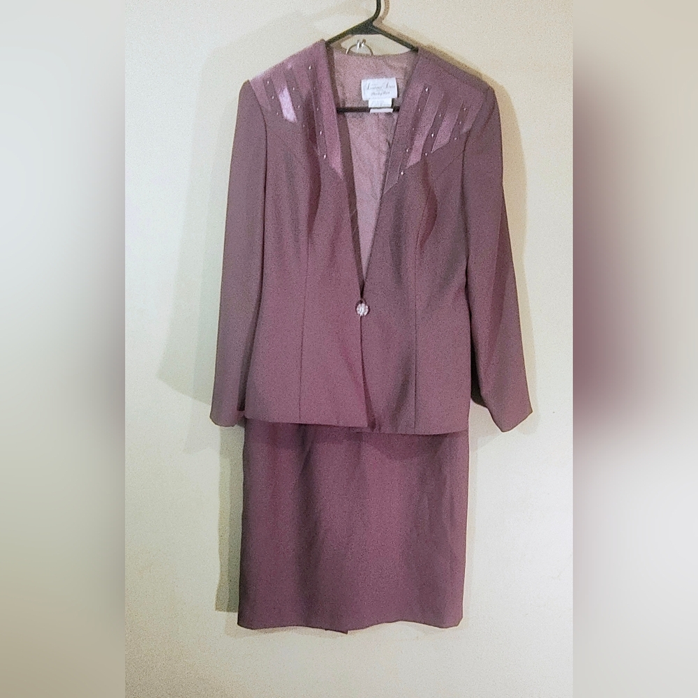 Elegant Mauve Skirt Suit
